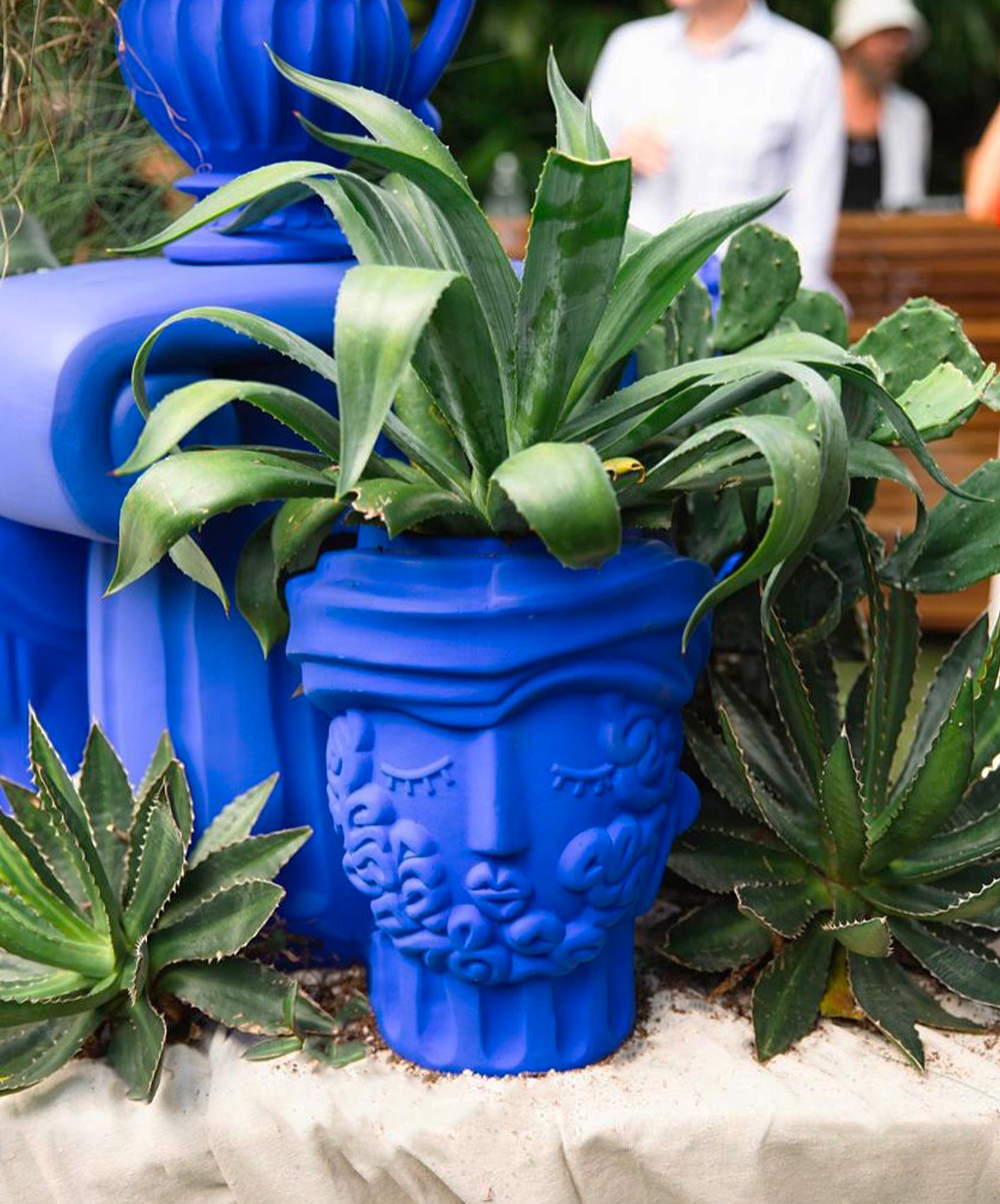 VASE MAN - MAGNA GRAECIA BLEU