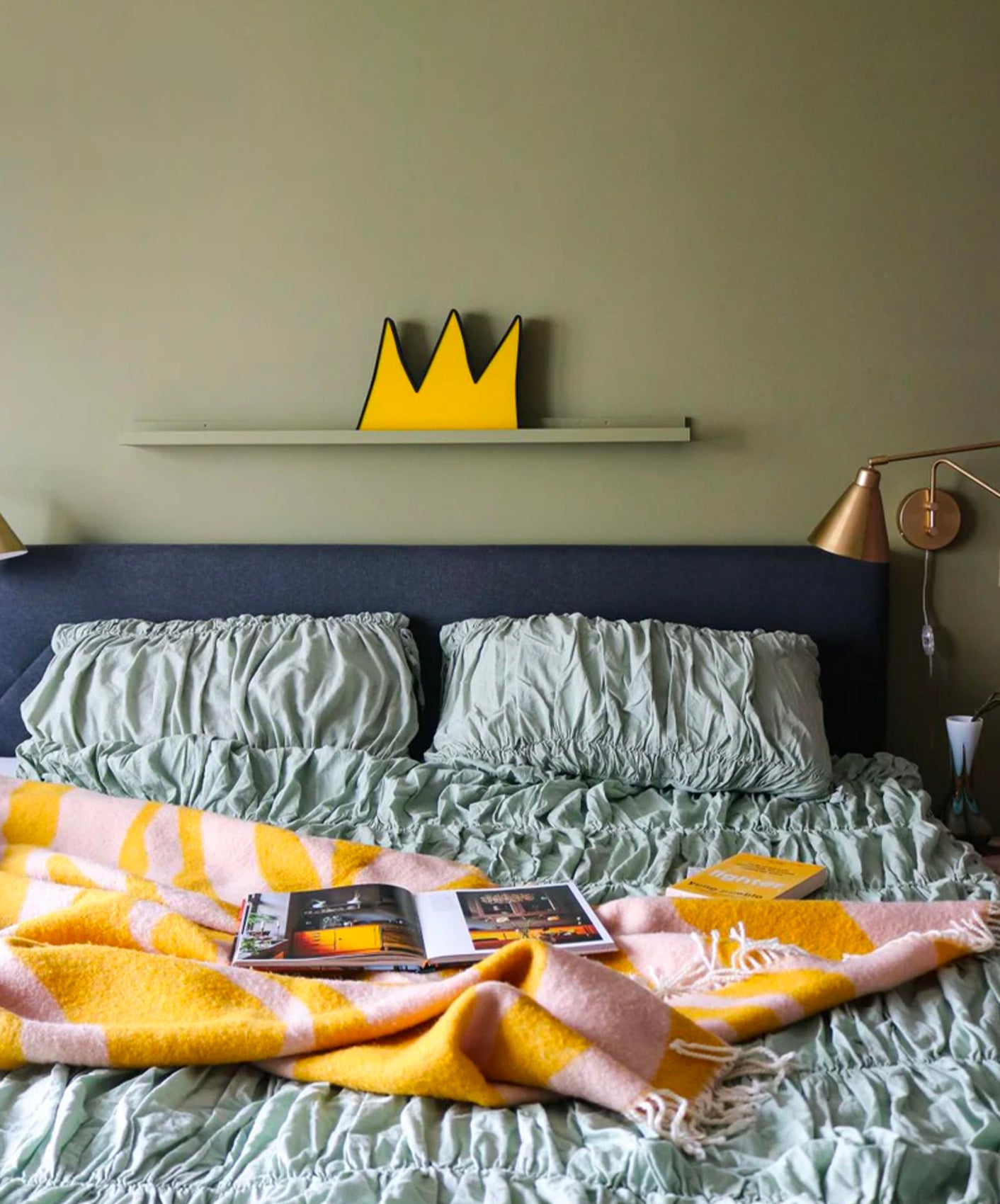 THE CROWN POPBOX