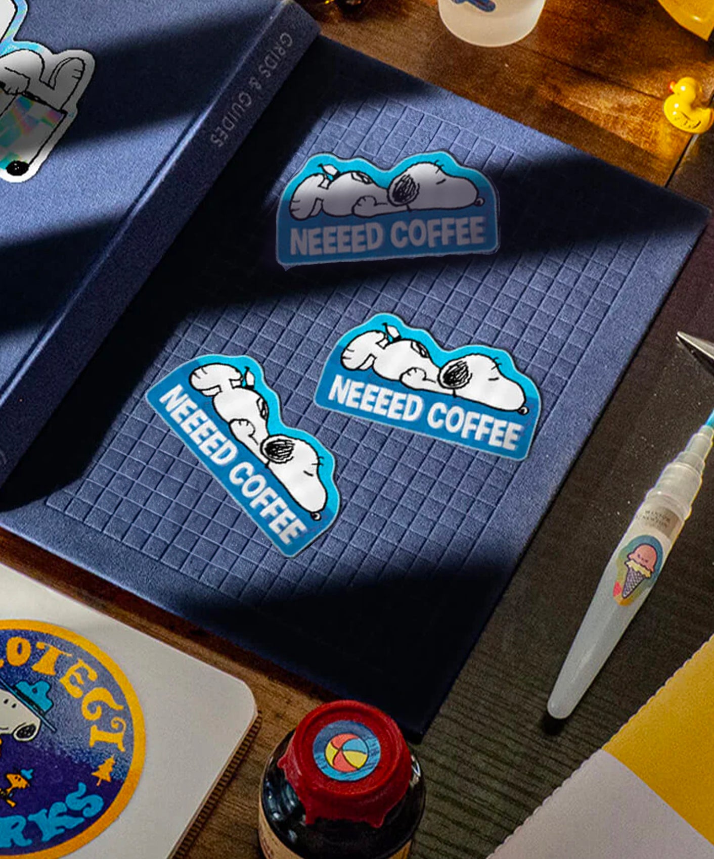 STICKER - NEED COFFEE SNOOPY